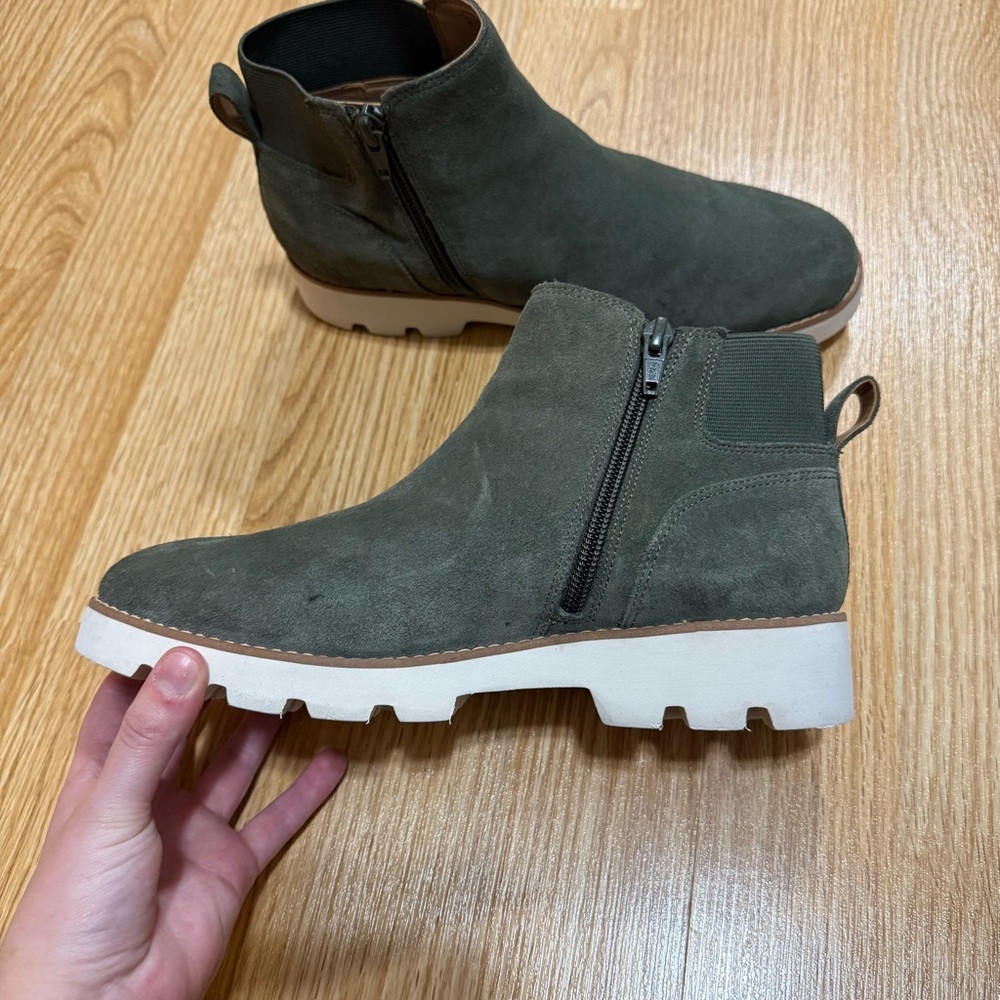 Vionic Suede Brionie Water Repellent Boot - Chunky Lug Sole - Picture 4 of 10